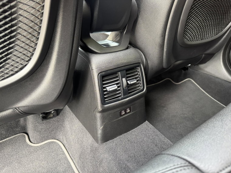 Vehicle Image 40