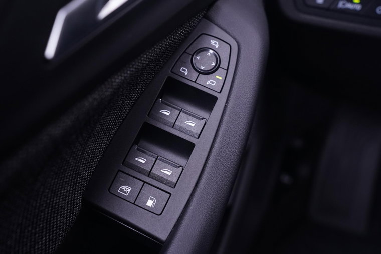 Vehicle Image 24