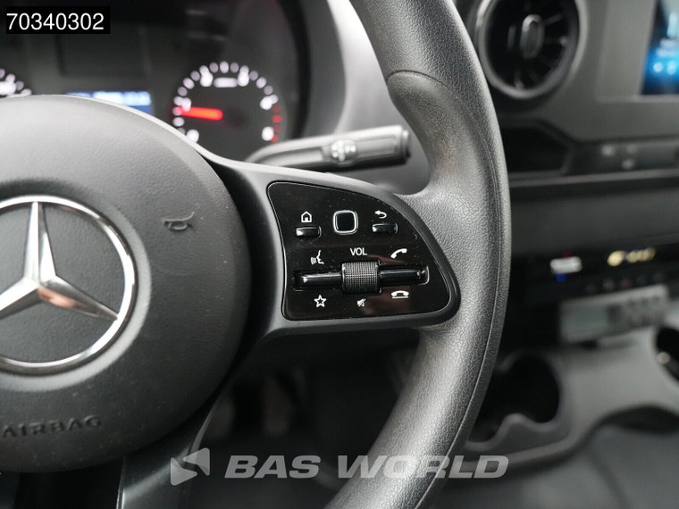 Vehicle Image 41