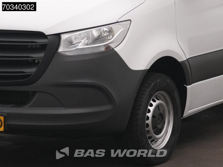 Vehicle Image 45