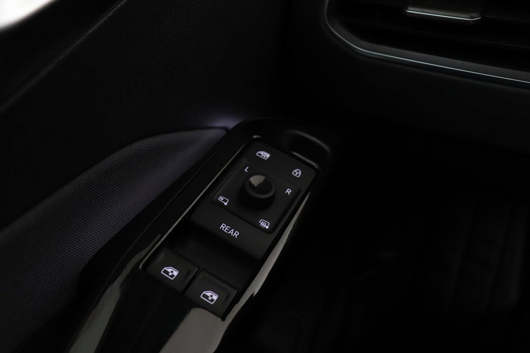 Vehicle Image 37