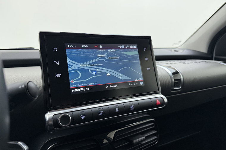 Vehicle Image 25