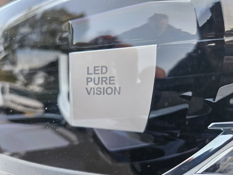 Vehicle Image 10