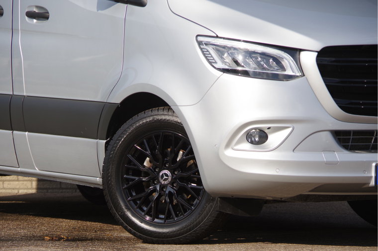 Vehicle Image 27
