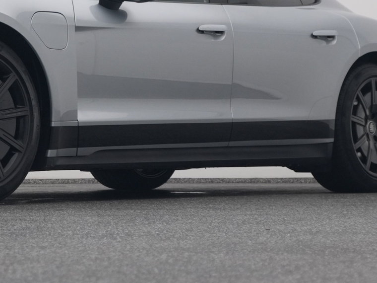 Vehicle Image 38