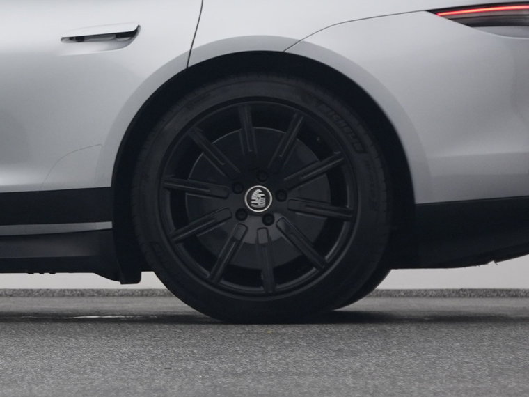 Vehicle Image 41