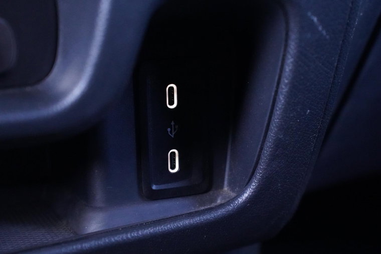 Vehicle Image 40