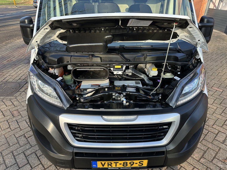 Vehicle Image 26
