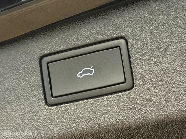 Vehicle Image 45