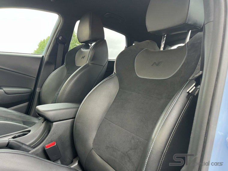 Vehicle Image 26