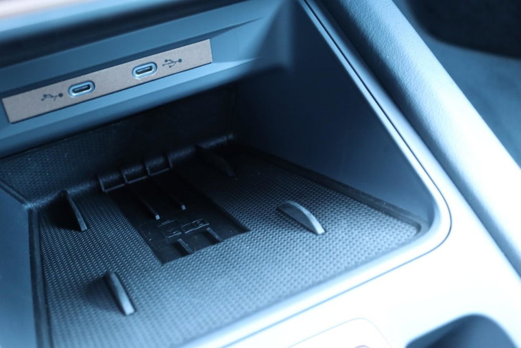 Vehicle Image 35