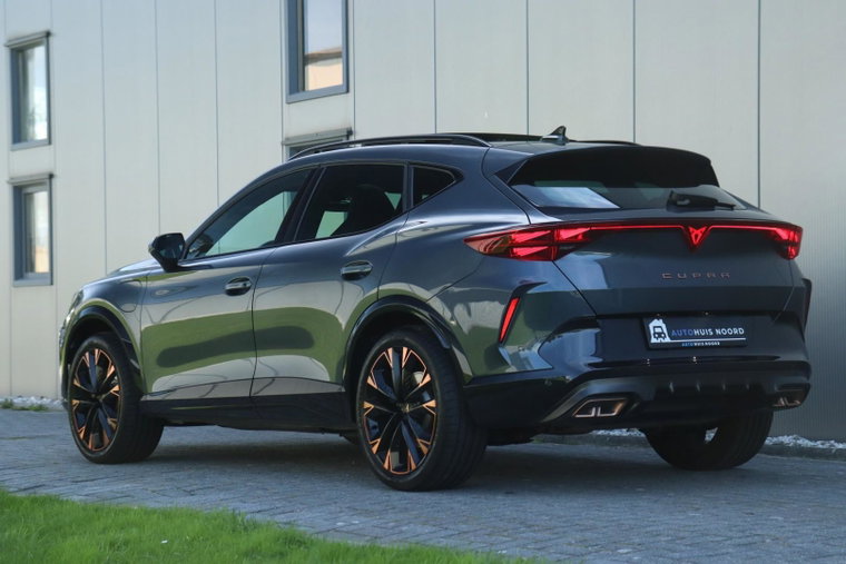 Vehicle Image 6