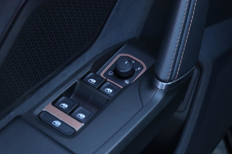 Vehicle Image 43