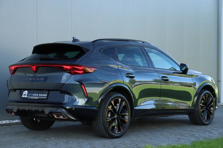 Vehicle Image 8