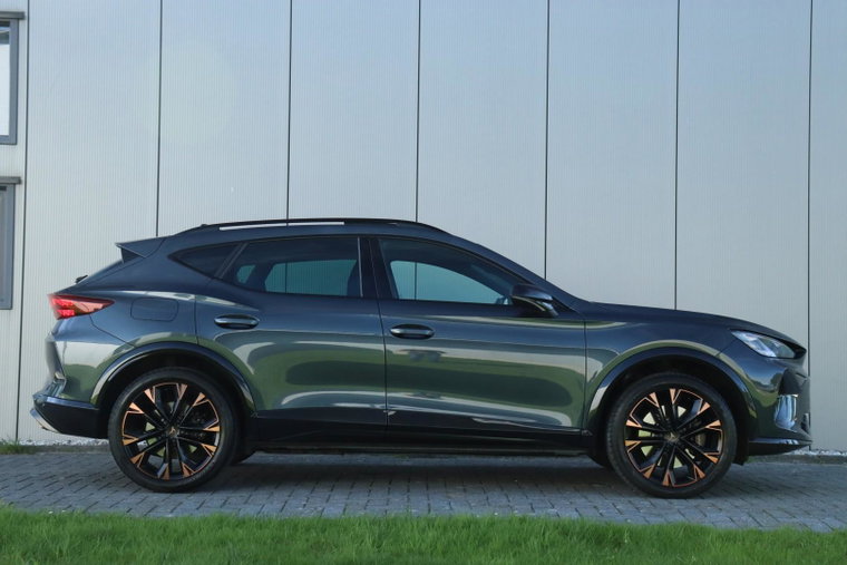 Vehicle Image 9