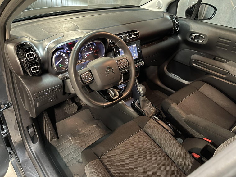 Vehicle Image 21