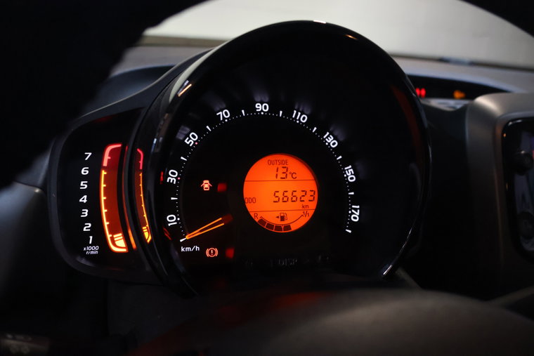 Vehicle Image 11