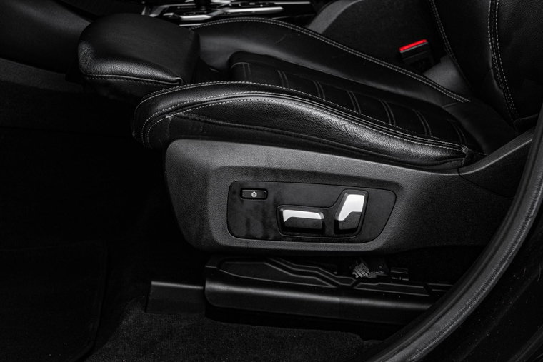 Vehicle Image 46