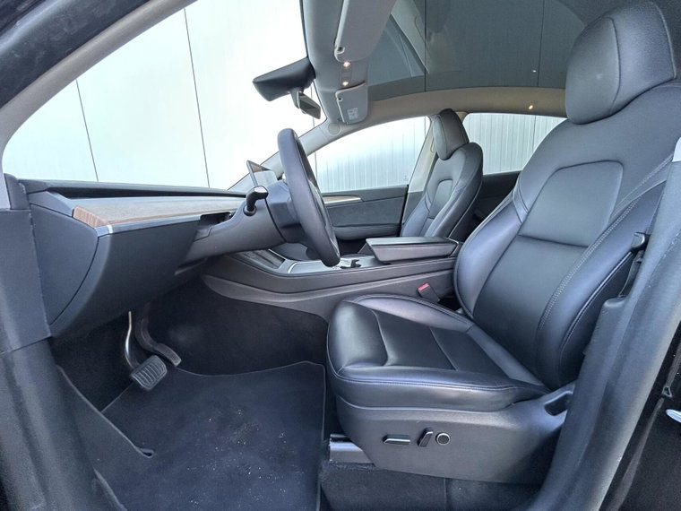 Vehicle Image 30