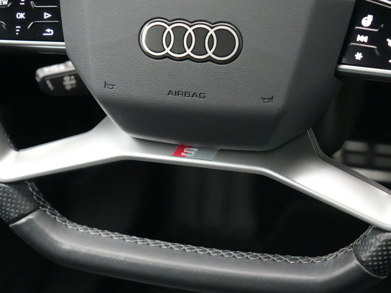 Vehicle Image 24