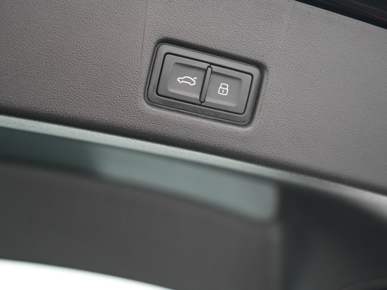 Vehicle Image 40