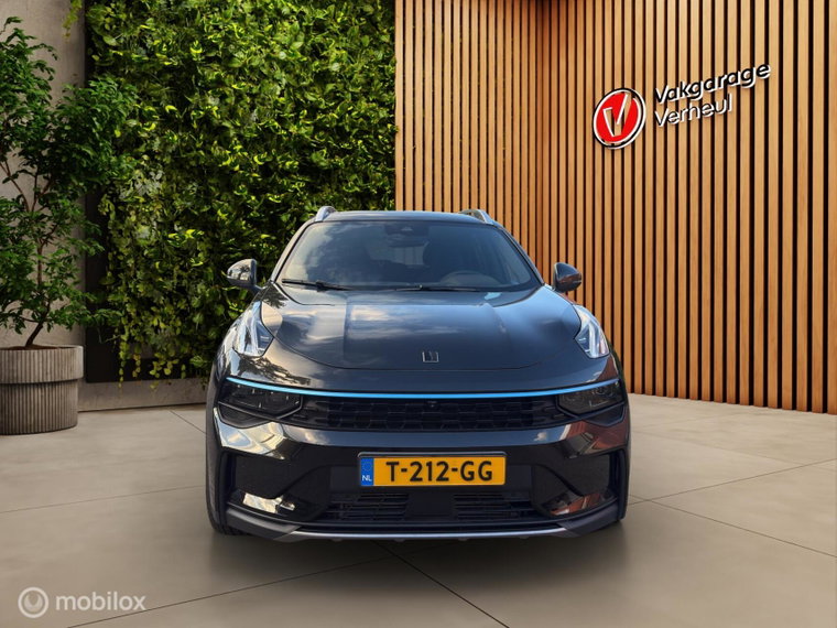 Vehicle Image 8