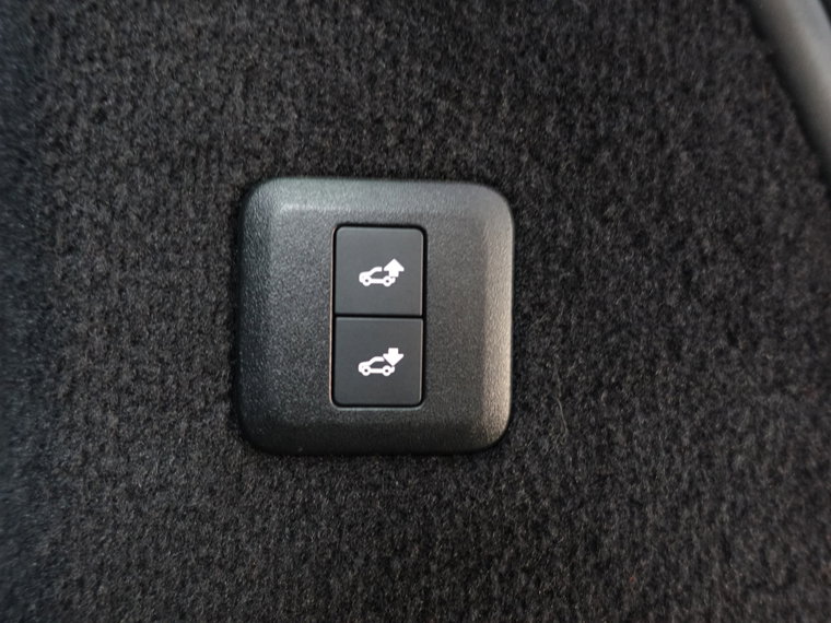 Vehicle Image 38