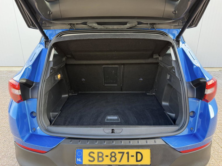 Vehicle Image 32