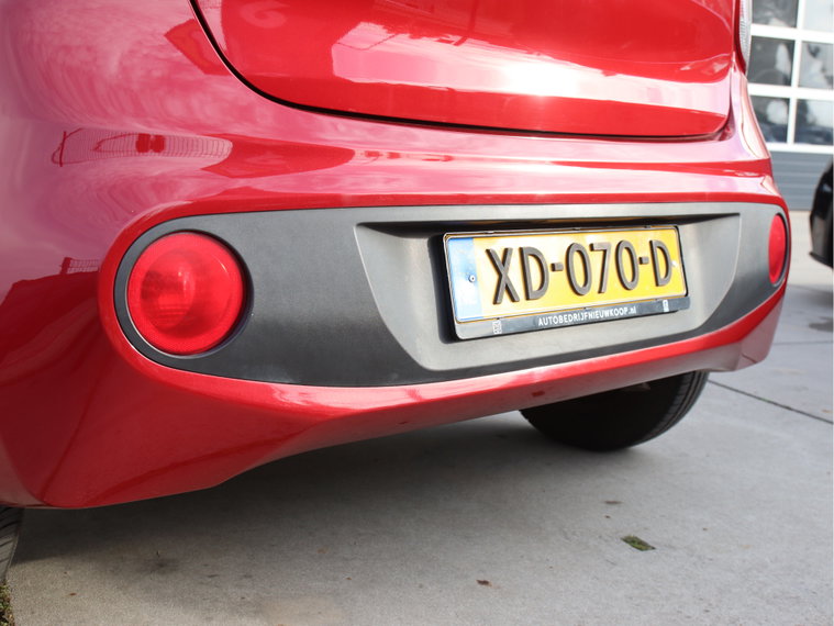 Vehicle Image 38