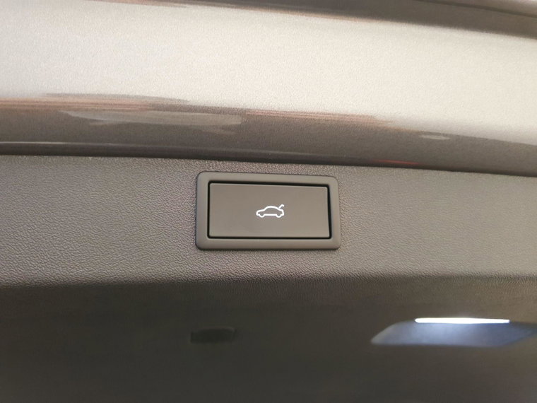 Vehicle Image 29