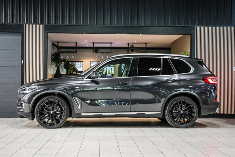 Vehicle Image 7