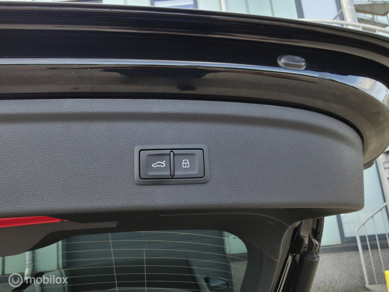 Vehicle Image 40