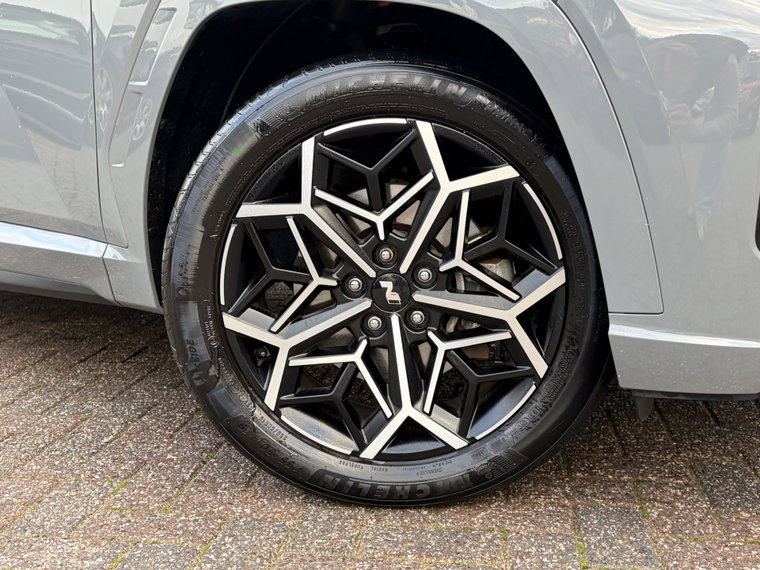 Vehicle Image 37