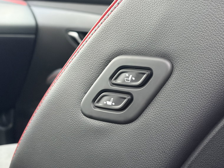 Vehicle Image 40