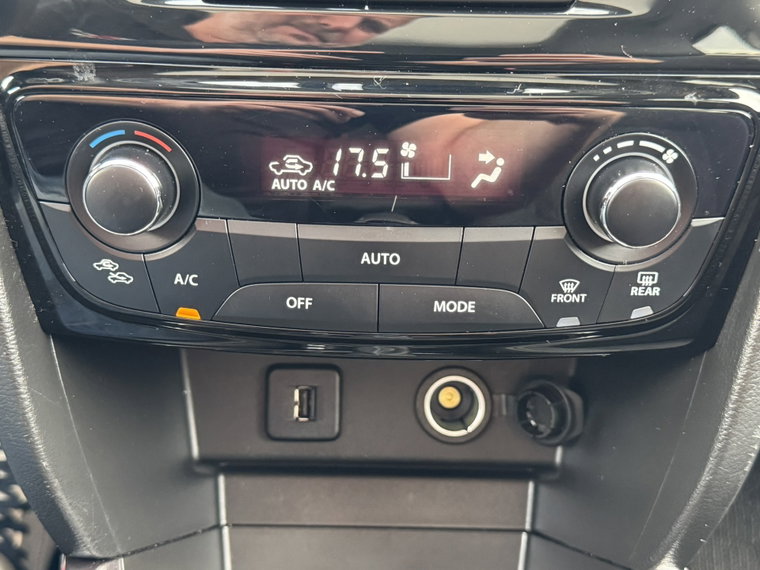 Vehicle Image 27