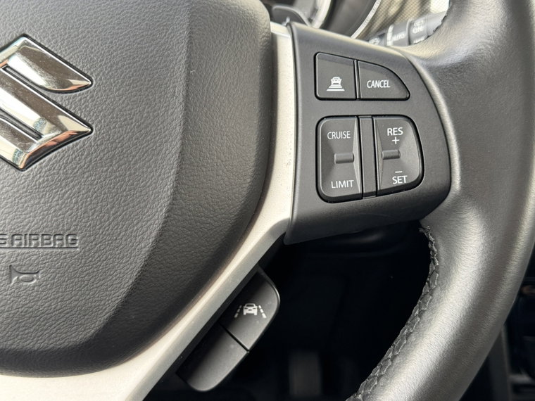 Vehicle Image 32