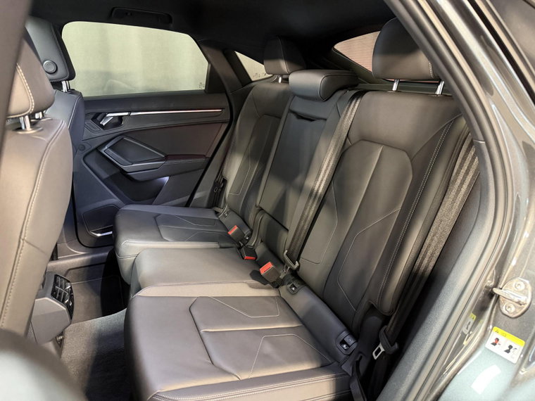 Vehicle Image 37