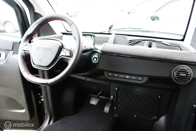 Vehicle Image 16