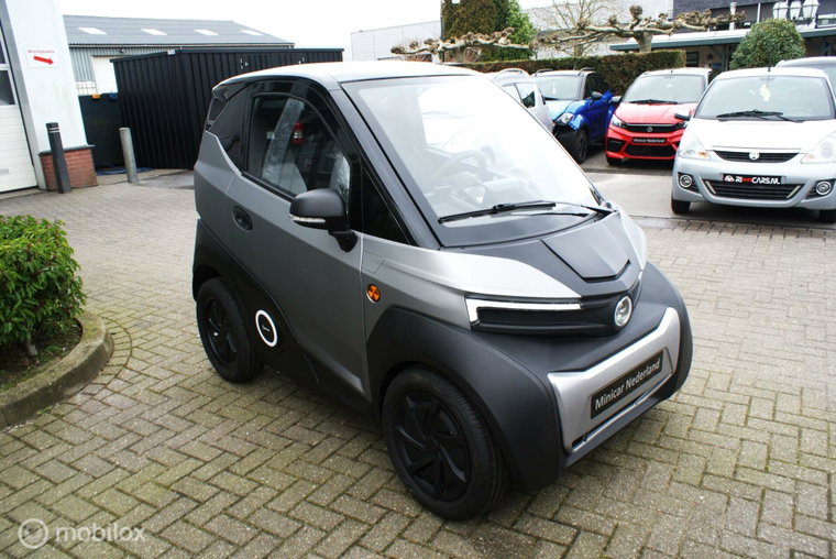 Vehicle Image 6