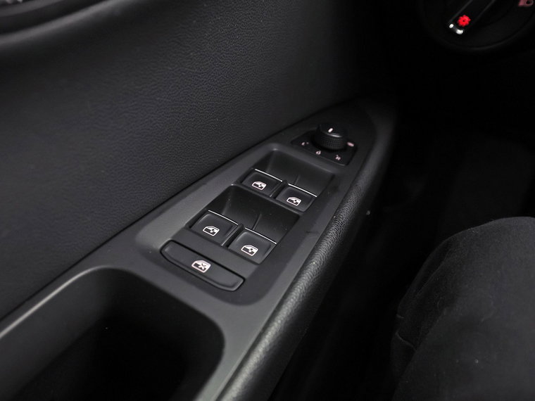 Vehicle Image 28