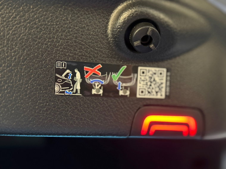 Vehicle Image 35