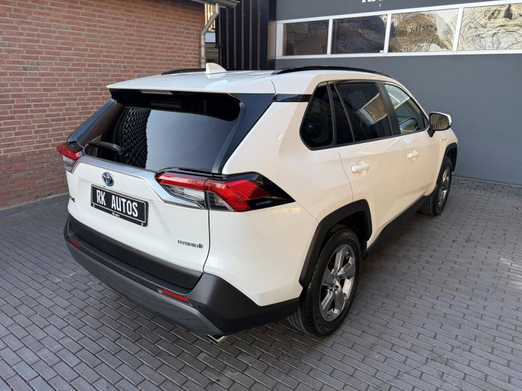 Vehicle Image 16