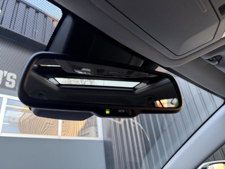 Vehicle Image 35