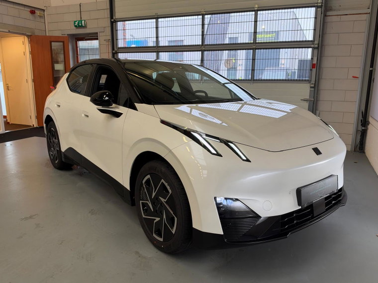 Vehicle Image 12