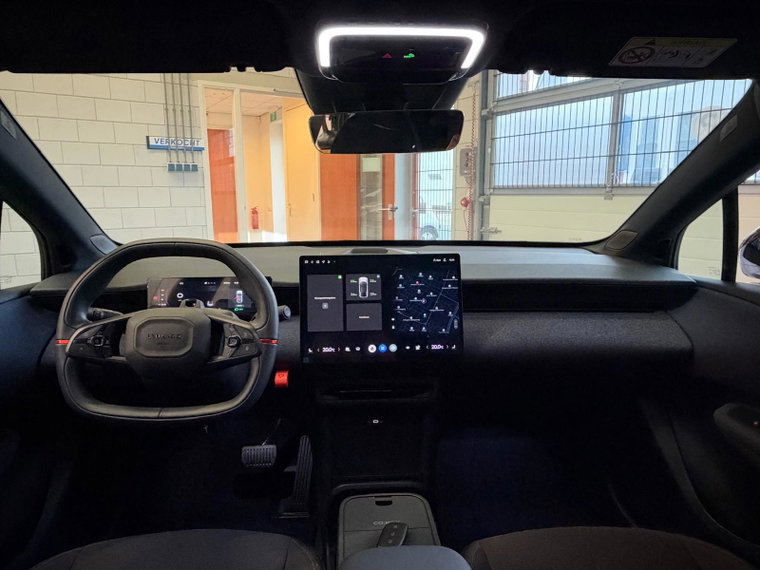 Vehicle Image 13