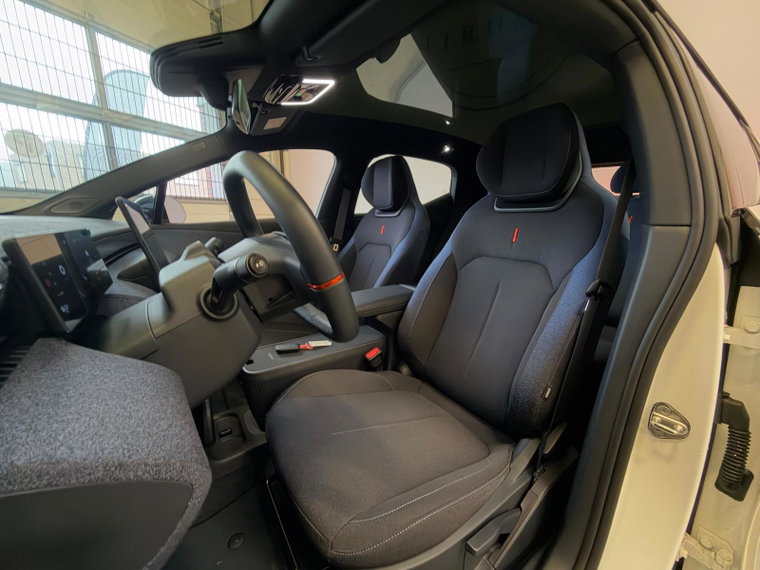 Vehicle Image 23