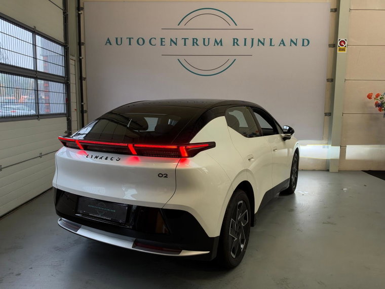 Vehicle Image 9