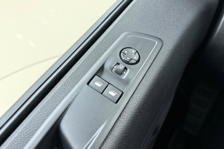 Vehicle Image 29