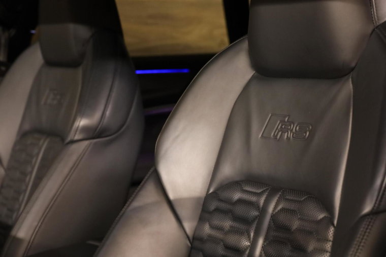 Vehicle Image 32