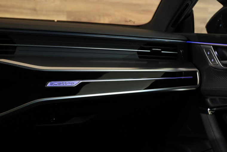 Vehicle Image 43